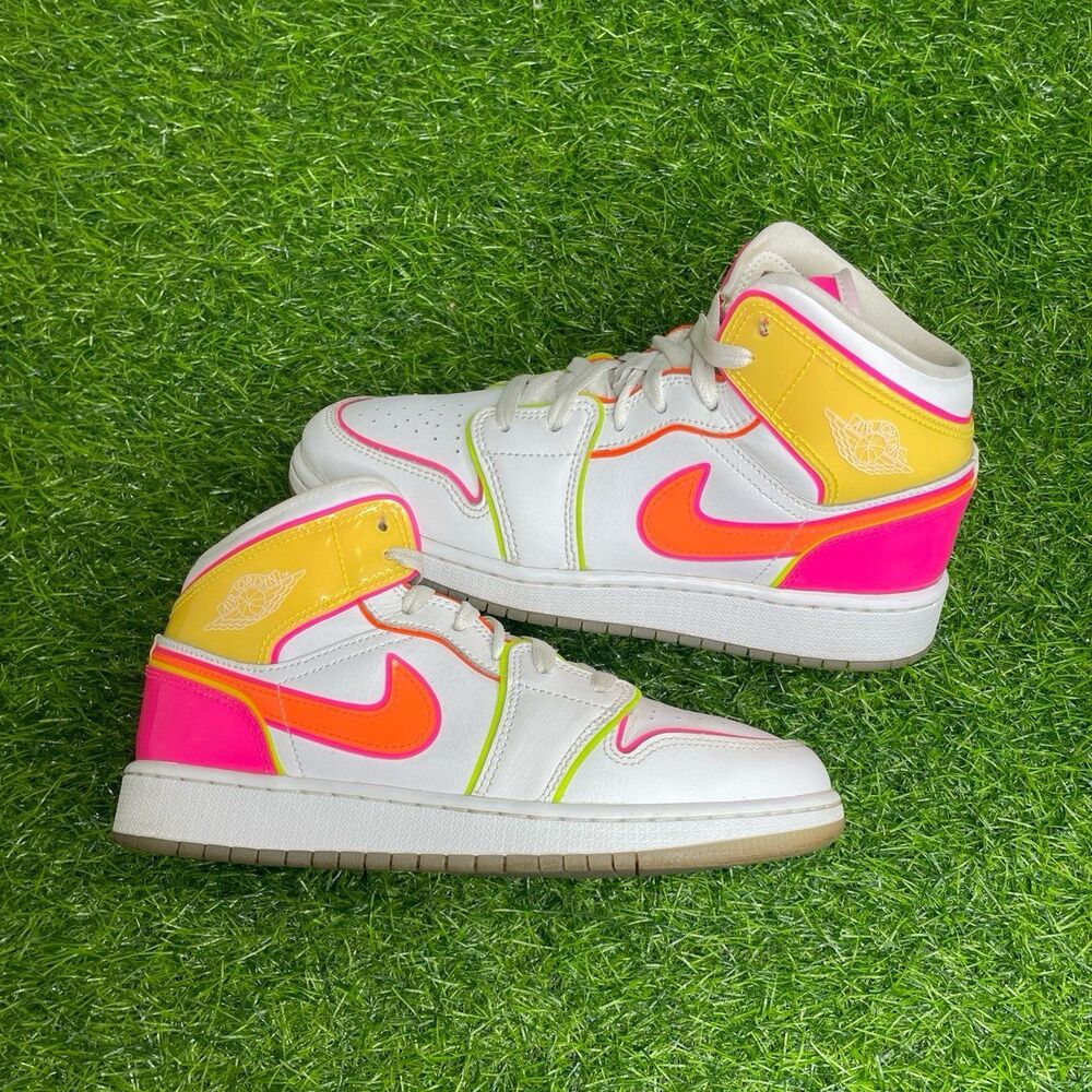 Air Jordan 1 Mid Edge Glow Size Kid's 5.5Y